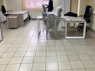 O.MO-SRR-4.8 Стол рабочий руководителя на О-образном м/к и O.TM-3 Тумба мобильная